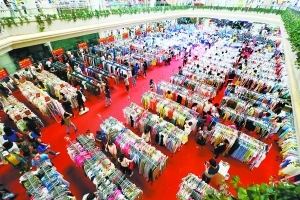 百貨巨頭轉(zhuǎn)型之路 主業(yè)偏移與海外并購潮